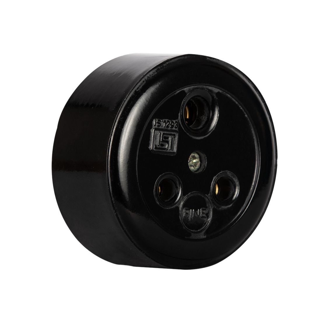 FINE 3 OIN ROUND SOCKET 6A -240V